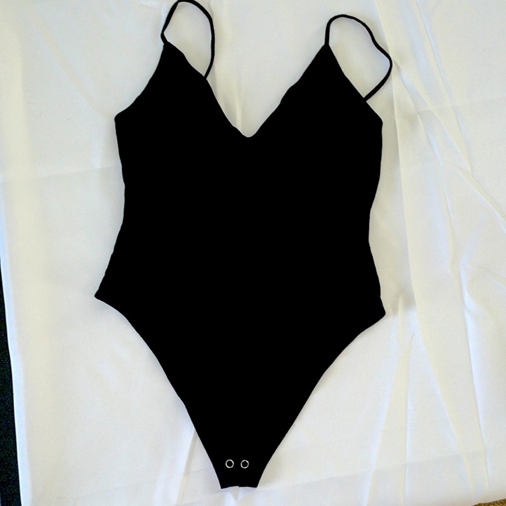 Forever 21 black bodysuit with snap closure spaghetti straps!